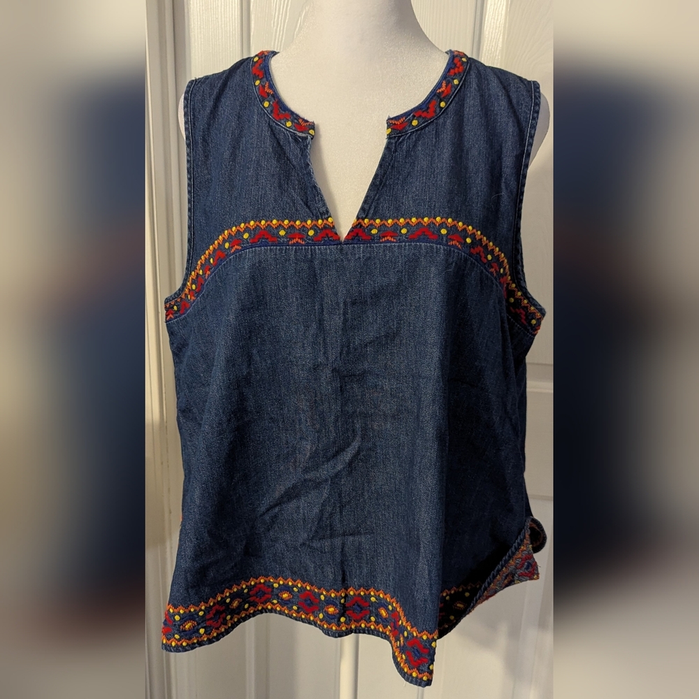 Gap sleeveless embroidered denim tank top Sz: L